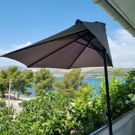 Apartment Mastrinka By The Sea -10M Трогир Екстериор снимка
