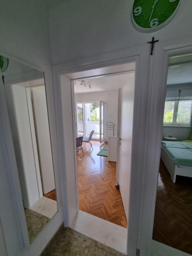 Apartment Mastrinka By The Sea -10M Трогир Екстериор снимка