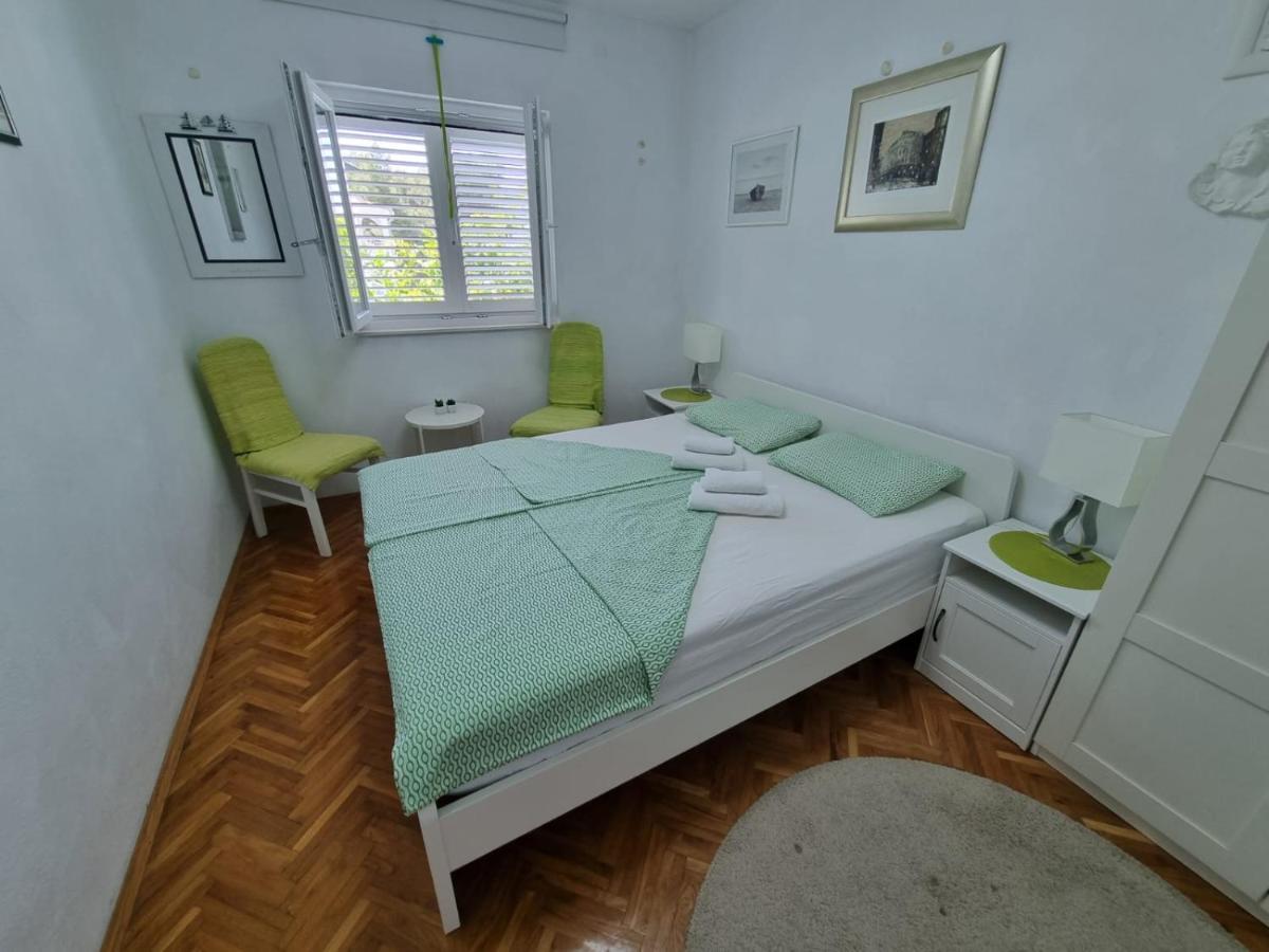 Apartment Mastrinka By The Sea -10M Трогир Екстериор снимка