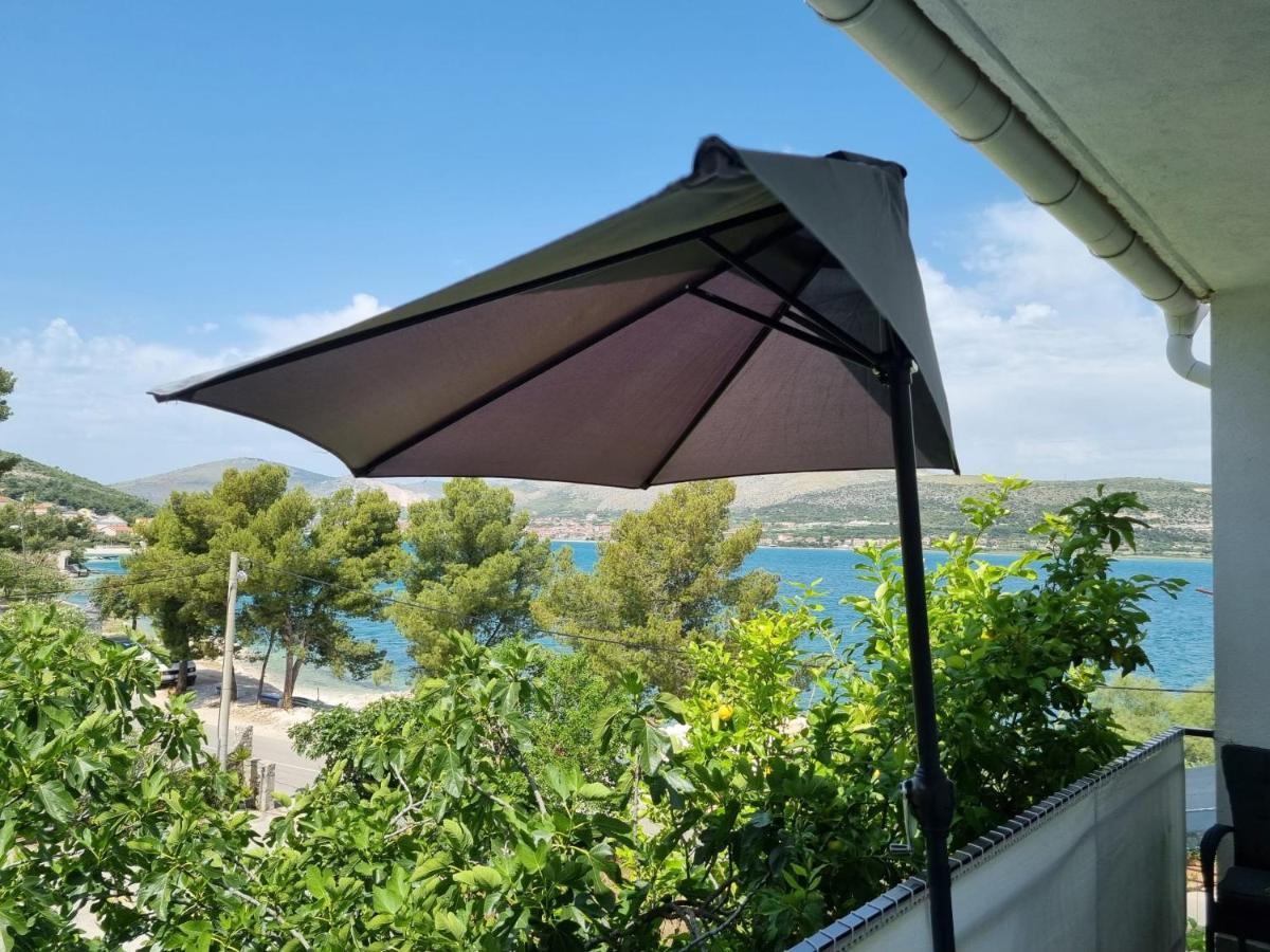 Apartment Mastrinka By The Sea -10M Трогир Екстериор снимка
