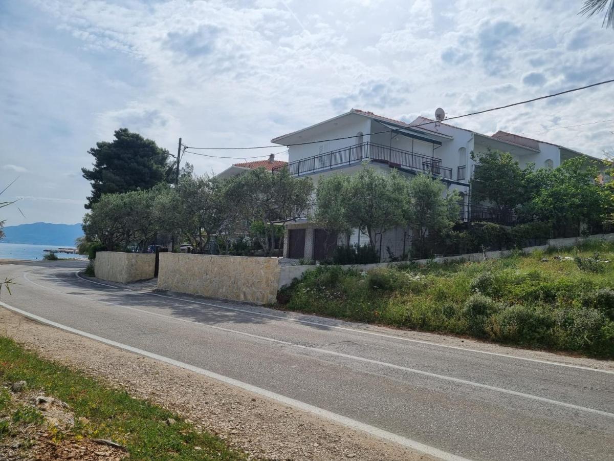 Apartment Mastrinka By The Sea -10M Трогир Екстериор снимка